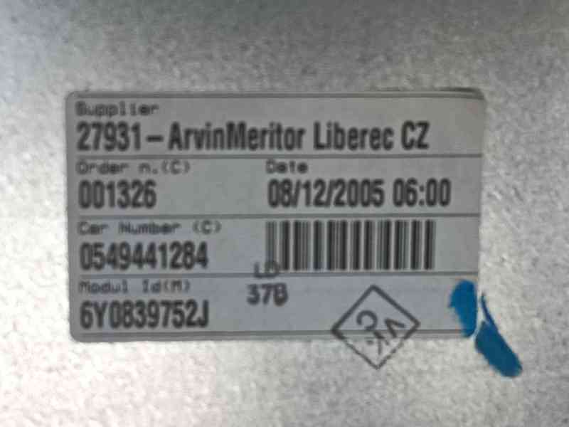Recambio de puerta trasera derecha para skoda fabia i (6y2) 1.9 sdi referencia OEM IAM 6Y6833056  