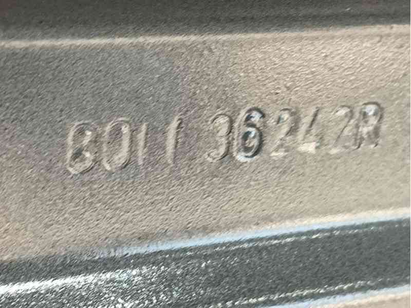 Recambio de puerta delantera izquierda para dacia sandero iii 1.0 tce 90 referencia OEM IAM 801018891R  