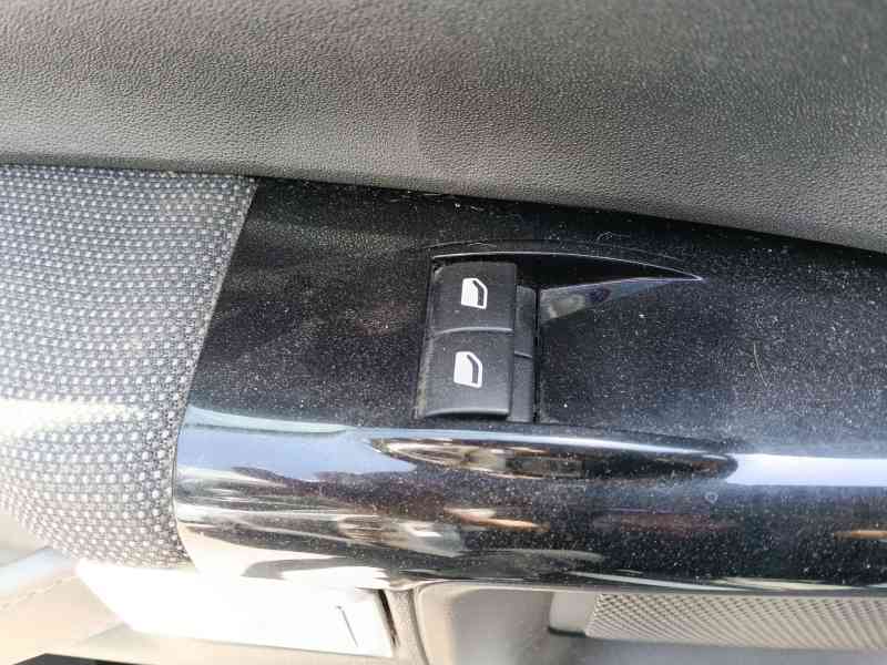 Recambio de mando elevalunas delantero izquierdo para citroën c4 cactus 1.6 bluehdi 100 referencia OEM IAM   