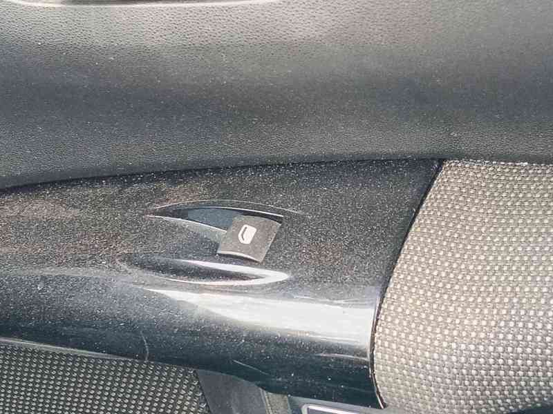 Recambio de mando elevalunas delantero derecho para citroën c4 cactus 1.6 bluehdi 100 referencia OEM IAM   