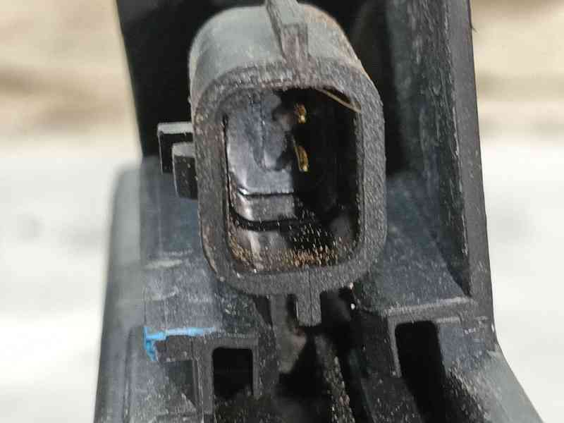 Recambio de cerradura puerta trasera izquierda para dacia sandero iii 1.0 tce 90 referencia OEM IAM 825033052R C2A190324 