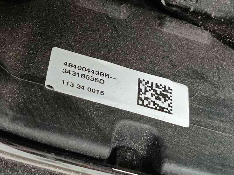 Recambio de volante para dacia sandero iii 1.0 tce 90 referencia OEM IAM 484004438R 34318656D 113240015