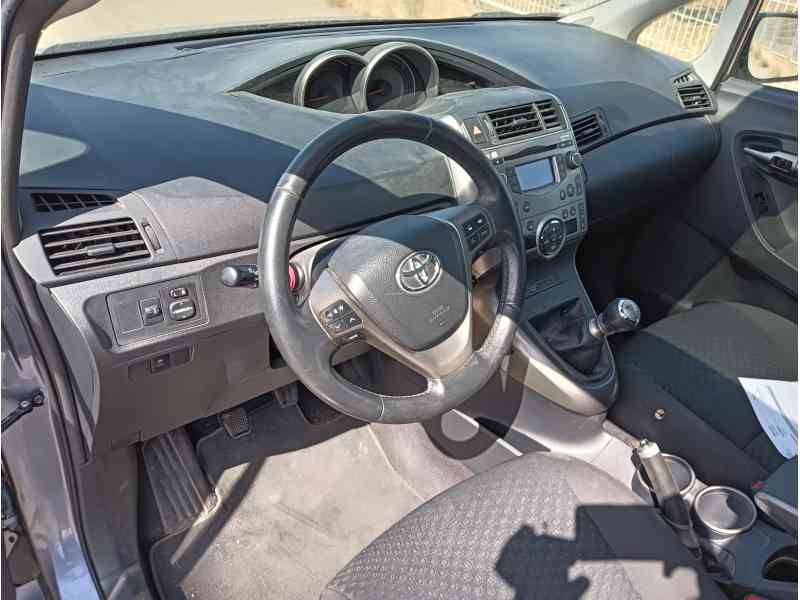 toyota verso (_r2_) del año 2009