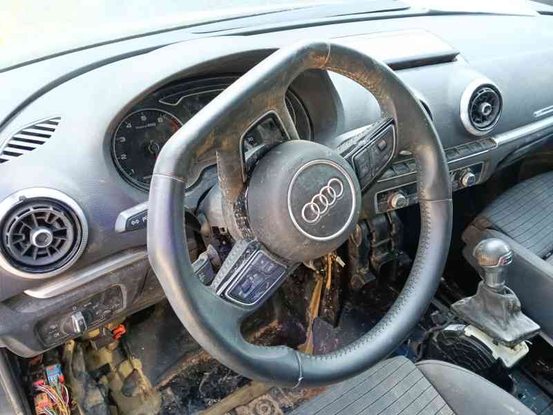 Recambio de volante para audi a3 sportback (8va, 8vf) 30 tfsi referencia OEM IAM   