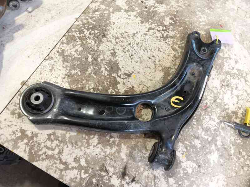 Recambio de brazo suspension inferior delantero izquierdo para seat ateca (kh7, khp) 1.0 tsi referencia OEM IAM 3Q0407151S  