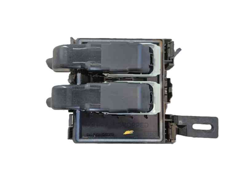 Recambio de caja reles / fusibles para ford fiesta vii (hj, hf) 1.5 tdci referencia OEM IAM 2426415  