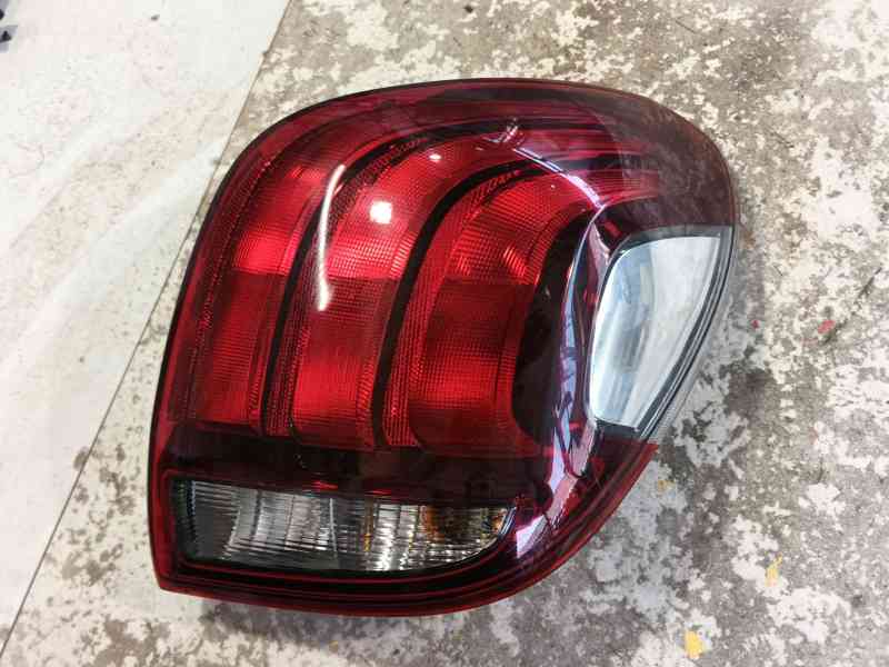 Recambio de piloto trasero derecho para peugeot 108 1.0 vti 72 referencia OEM IAM B001031180  