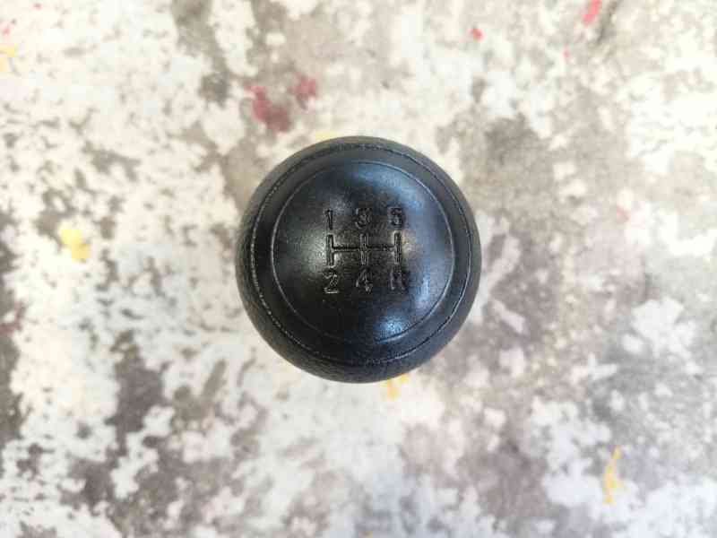Recambio de pomo palanca cambio para peugeot 108 1.0 vti 72 referencia OEM IAM 1611534980  
