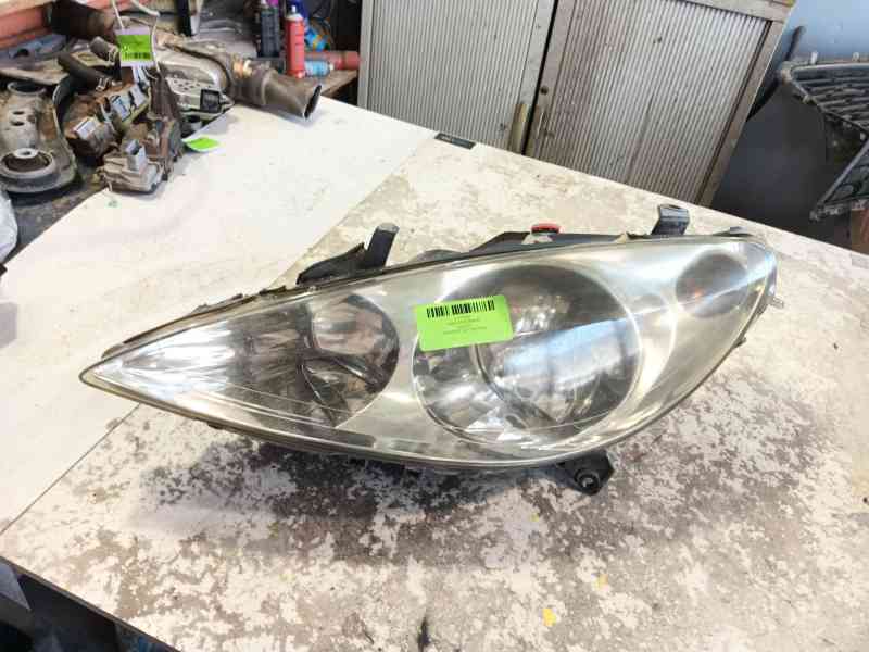 Recambio de faro izquierdo para peugeot 307 sw (3h) 2.0 hdi 110 referencia OEM IAM 6204Z3  
