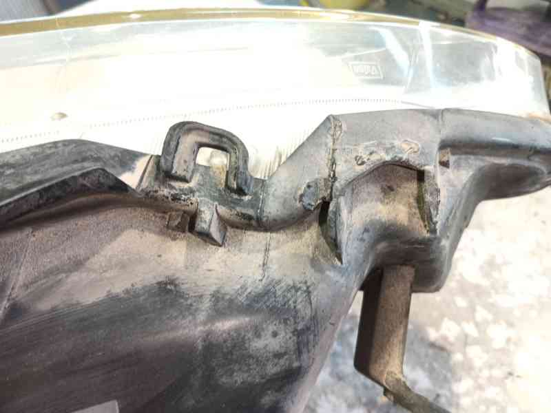 Recambio de faro izquierdo para peugeot 307 sw (3h) 2.0 hdi 110 referencia OEM IAM 6204Z3  