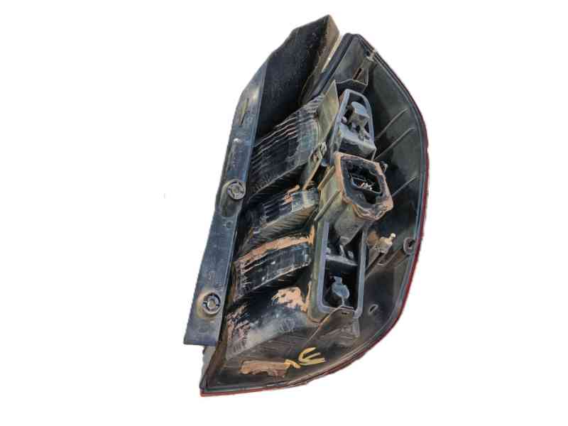 Recambio de piloto trasero izquierdo para renault scénic ii (jm0/1_) 1.5 dci (jm02, jm13) referencia OEM IAM 8200127704  