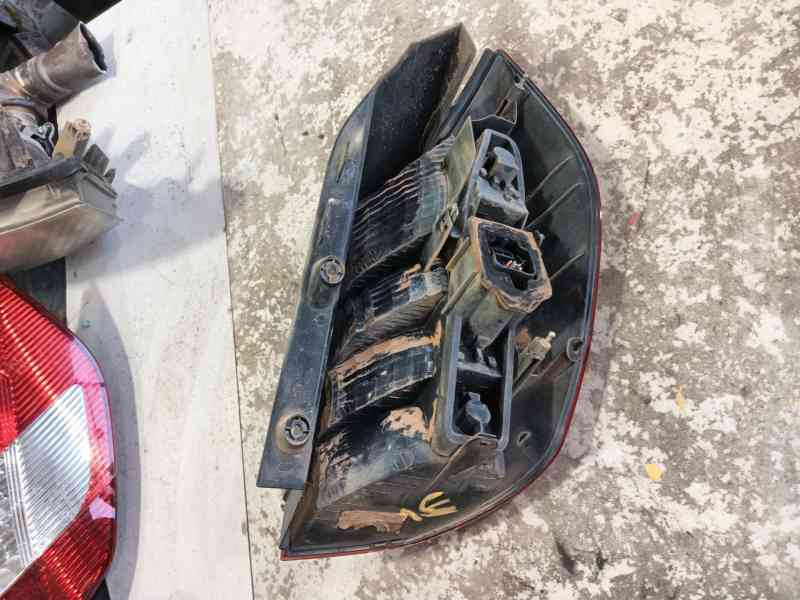 Recambio de piloto trasero izquierdo para renault scénic ii (jm0/1_) 1.5 dci (jm02, jm13) referencia OEM IAM 8200127704  
