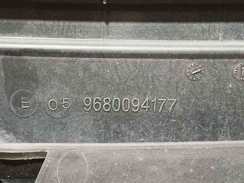 Recambio de rejilla delantera para citroën c3 i (fc_, fn_) 1.1 i referencia OEM IAM   