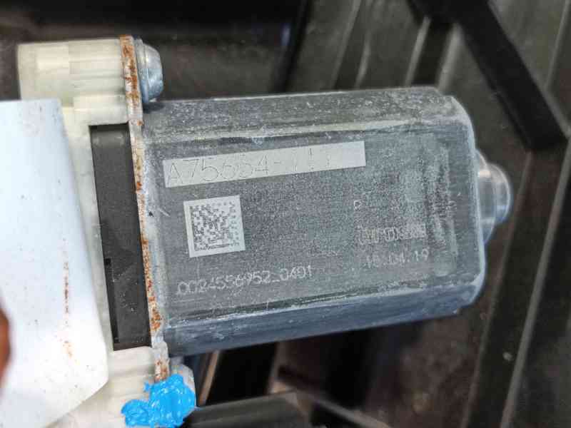 Recambio de elevalunas delantero izquierdo para ford fiesta vii (hj, hf) 1.5 tdci referencia OEM IAM 2499845  
