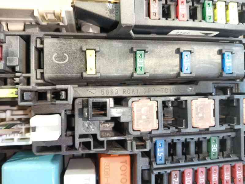 Recambio de caja fusibles delantera para toyota verso (_r2_) 2.0 d-4d (aur20_) referencia OEM IAM   