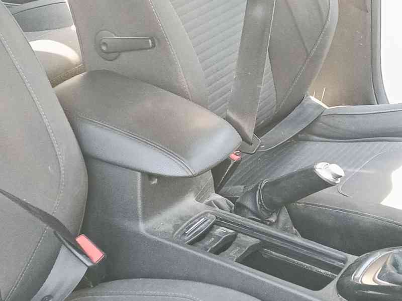 Recambio de apoyabrazos central para ford focus iii 1.0 ecoboost referencia OEM IAM   