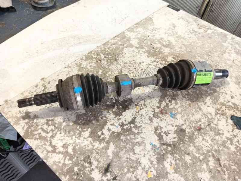 Recambio de transmision delantera izquierda para toyota verso (_r2_) 2.0 d-4d (aur20_) referencia OEM IAM 434200F081  