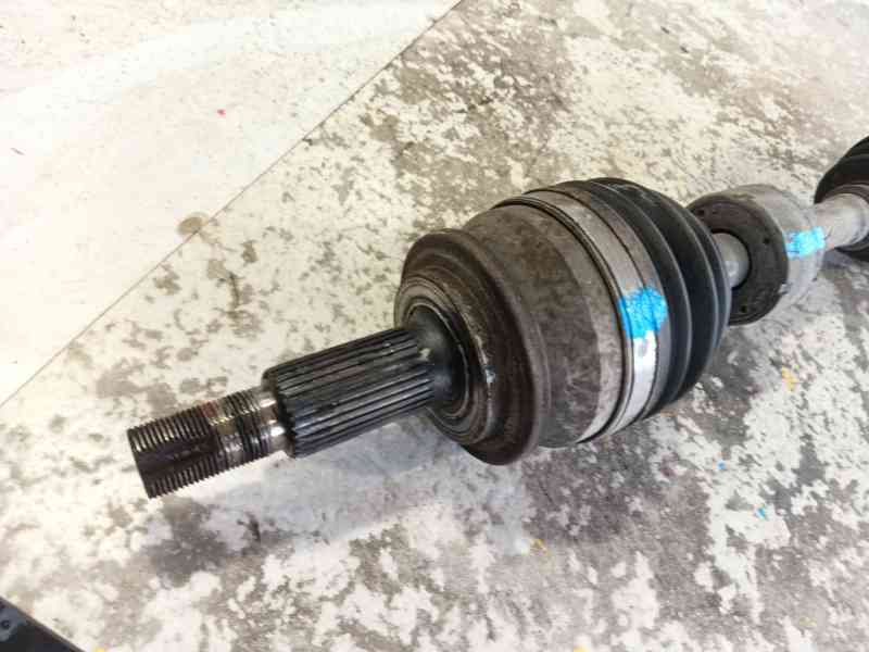Recambio de transmision delantera izquierda para toyota verso (_r2_) 2.0 d-4d (aur20_) referencia OEM IAM 434200F081  