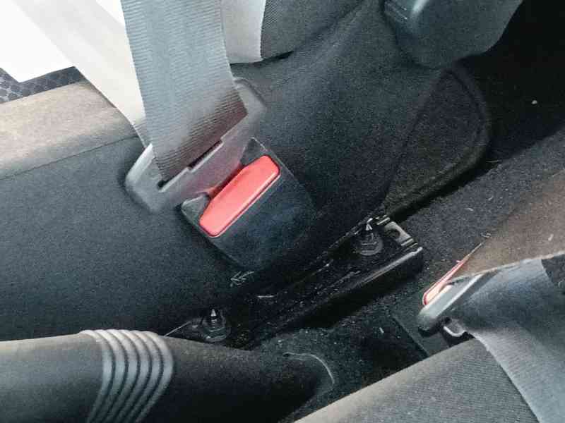Recambio de enganche cinturon delantero derecho para dacia sandero ii (b8_) 1.2 referencia OEM IAM   