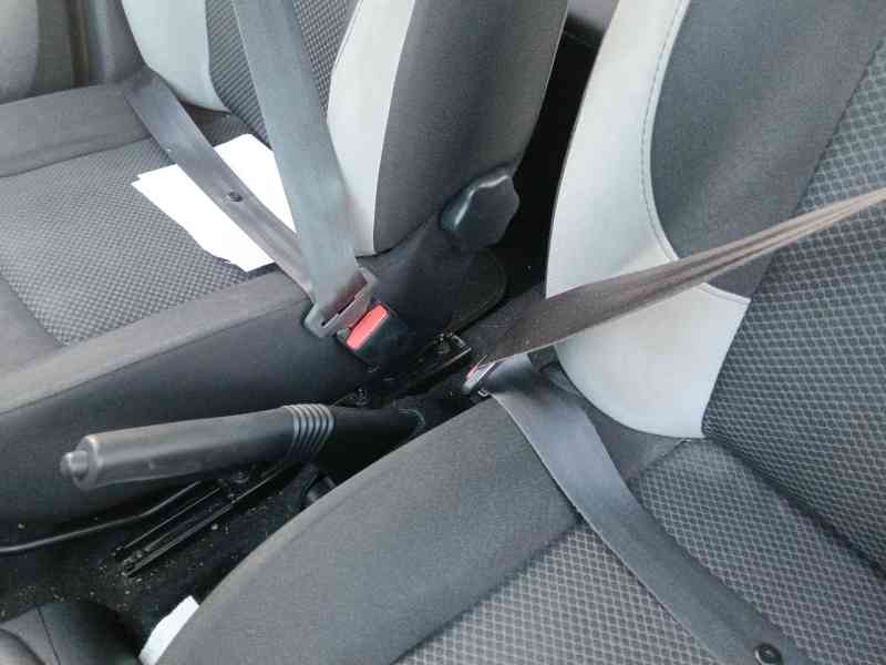 Recambio de enganche cinturon delantero izquierdo para dacia sandero ii (b8_) 1.2 referencia OEM IAM   