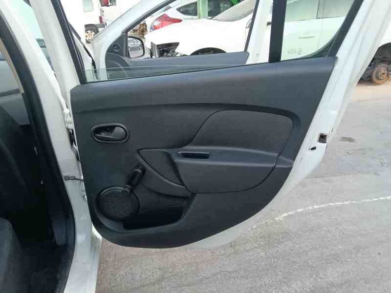 Recambio de guarnecido puerta trasera derecha para dacia sandero ii (b8_) 1.2 referencia OEM IAM   