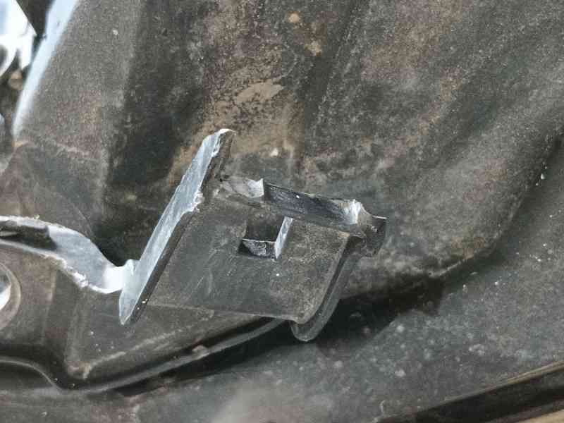 Recambio de faro izquierdo para lexus is ii (_e2_) 220d (ale20) referencia OEM IAM 8117053260  8117053261