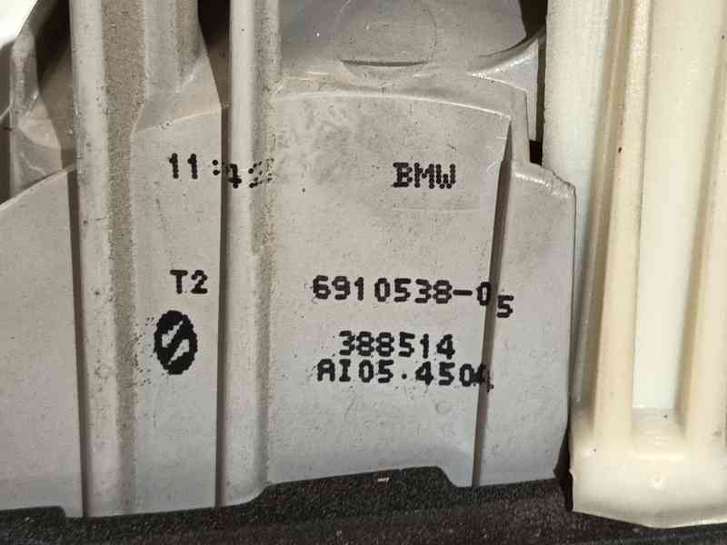 Recambio de piloto trasero derecho interior para bmw 3 (e46) 320 d referencia OEM IAM 63218364924  