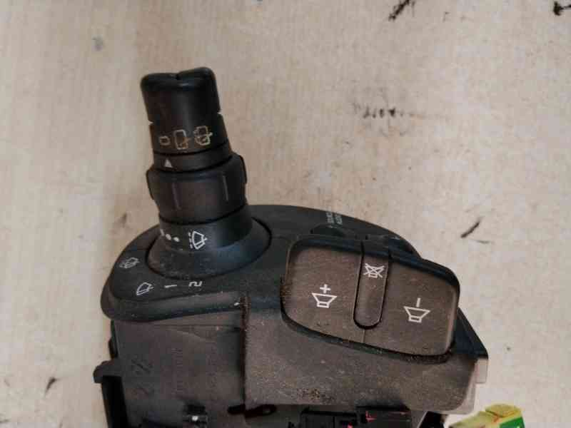 Recambio de mando multifuncion para renault clio iii (br0/1, cr0/1) 1.5 dci (br17, cr17) referencia OEM IAM  88102001257 