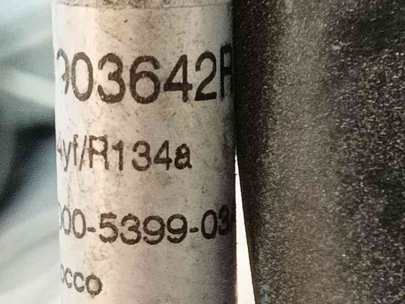 Recambio de tubos aire acondicionado para dacia sandero iii 1.0 tce 90 referencia OEM IAM 924403872R 924805740R 924903642R