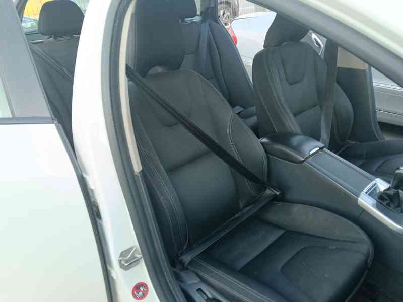 Recambio de cinturon seguridad delantero derecho para volvo v60 i (155) d3 referencia OEM IAM   