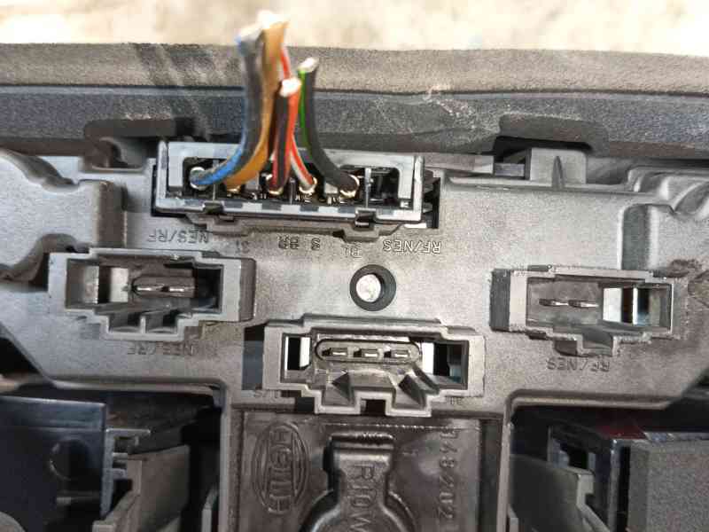 Recambio de piloto trasero derecho para volkswagen golf iv (1j1) 1.9 tdi referencia OEM IAM 1J6945096R / 1J6945096T  