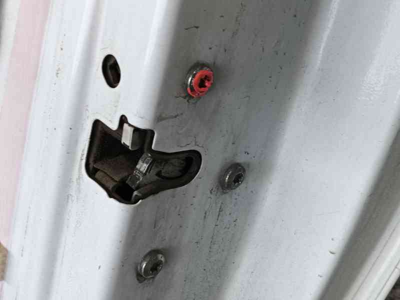 Recambio de puerta delantera derecha para opel corsa e (x15) 1.3 cdti (08, 68) referencia OEM IAM 13433487  