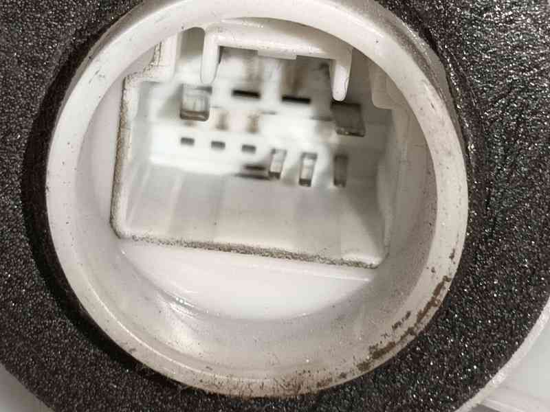Recambio de cerradura puerta delantera izquierda para peugeot 108 1.0 vti 72 referencia OEM IAM B000843080  