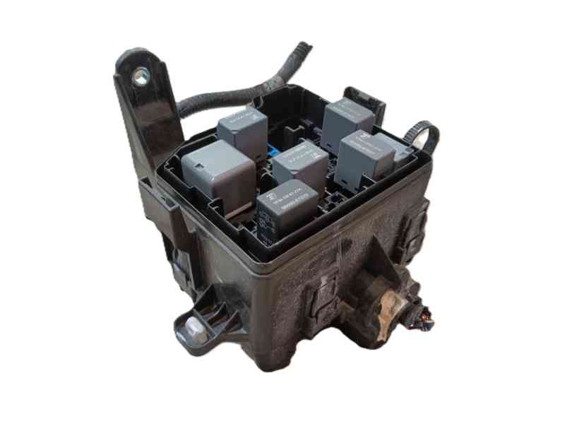 Recambio de caja fusibles delantera para peugeot 108 1.0 vti 72 referencia OEM IAM   