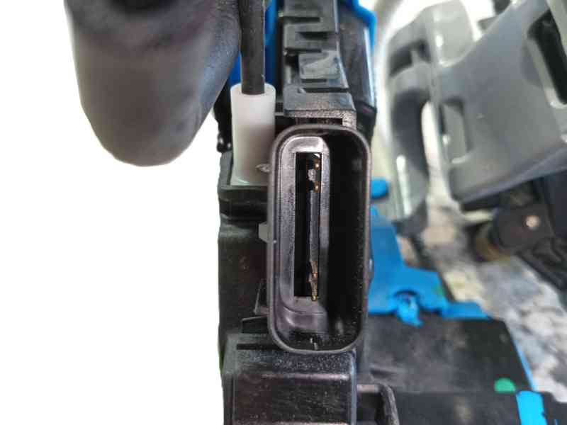 Recambio de cerradura puerta trasera izquierda para kia cee´d (jd) 1.4 cvvt referencia OEM IAM 81410A2100  