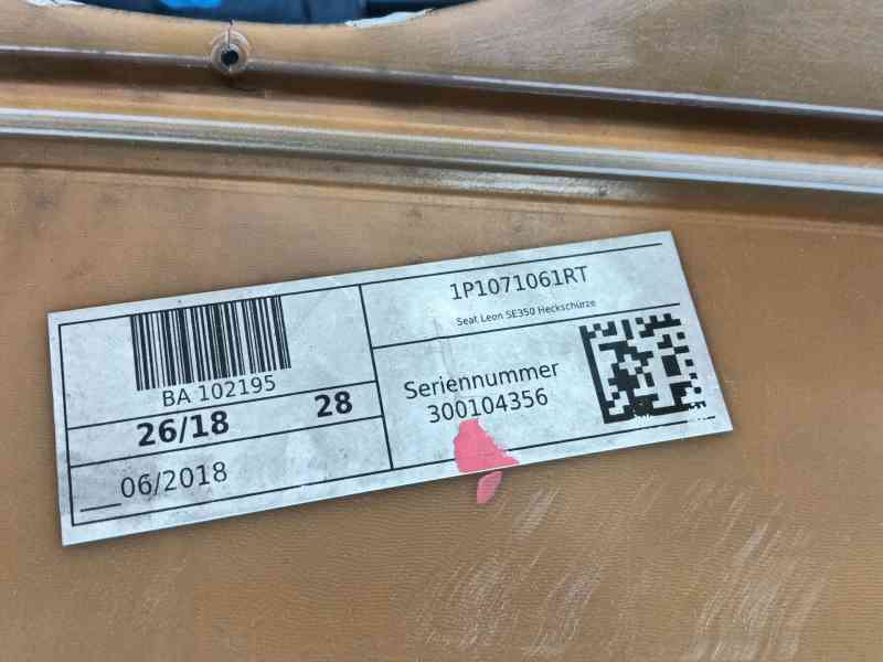 Recambio de paragolpes trasero para seat leon (1p1) 1.9 tdi referencia OEM IAM 1PL807417BGRU 1P1071061RT 
