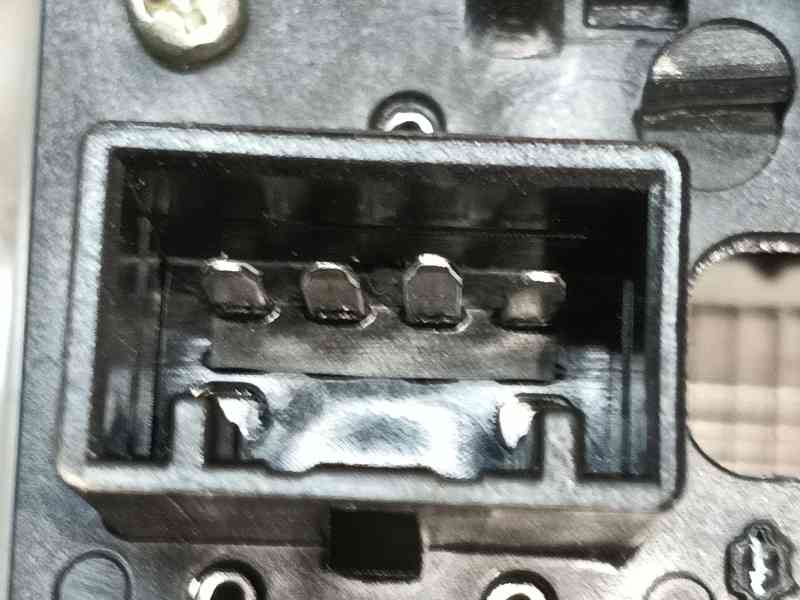 Recambio de luz interior delantera central para kia cee´d (jd) 1.4 cvvt referencia OEM IAM 92800A5010ED  