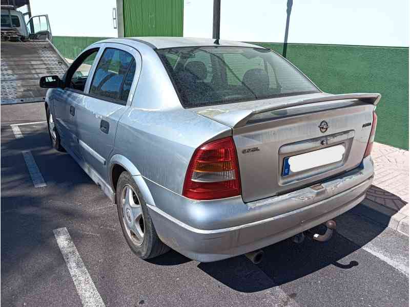 opel astra g sedán (t98) del año 2000