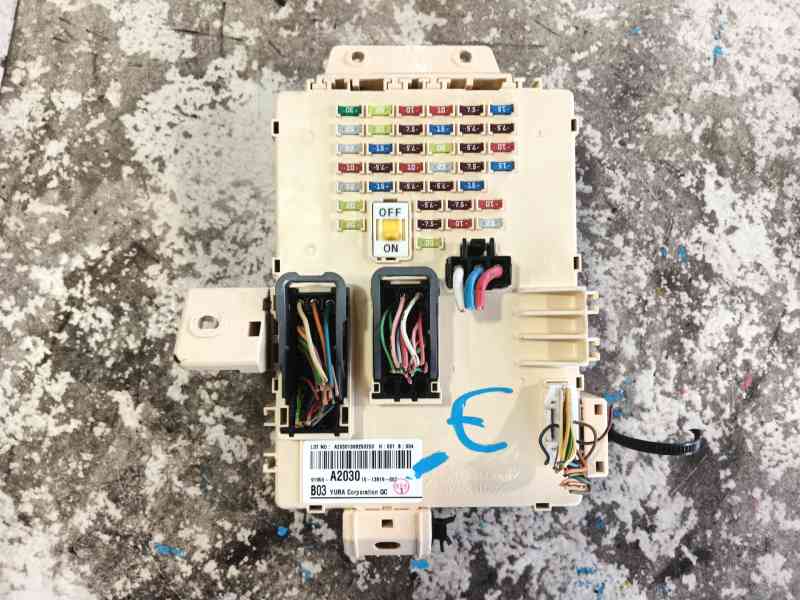 Recambio de caja fusibles delantera para kia cee´d (jd) 1.4 cvvt referencia OEM IAM   