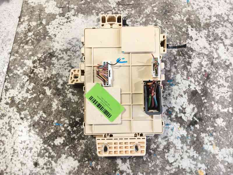 Recambio de caja fusibles delantera para kia cee´d (jd) 1.4 cvvt referencia OEM IAM   