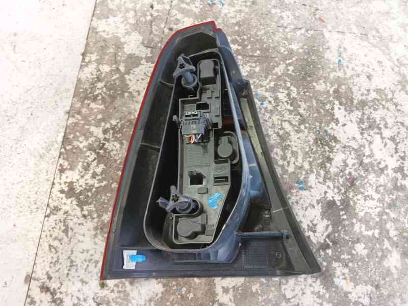 Recambio de piloto trasero derecho para dacia logan (ls_) 1.4 (lsoa, lsoc, lsoe, lsog) referencia OEM IAM   