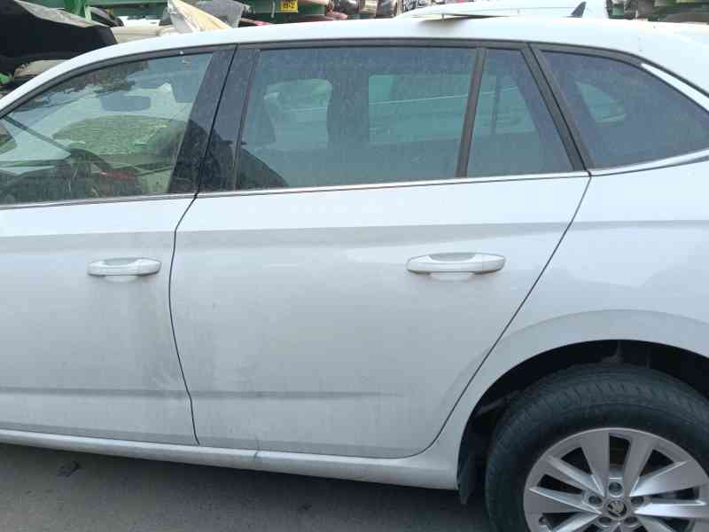 Recambio de puerta trasera izquierda para skoda scala (nw1) 1.0 tsi referencia OEM IAM 657833051B  
