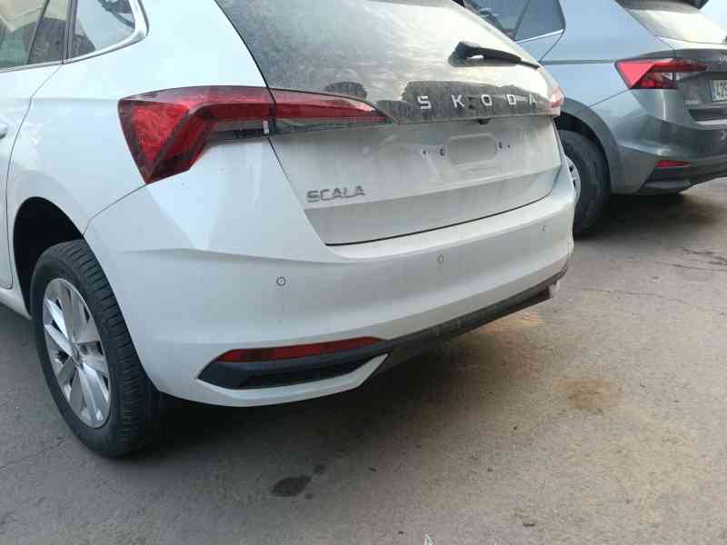 Recambio de paragolpes trasero para skoda scala (nw1) 1.0 tsi referencia OEM IAM 657807417  