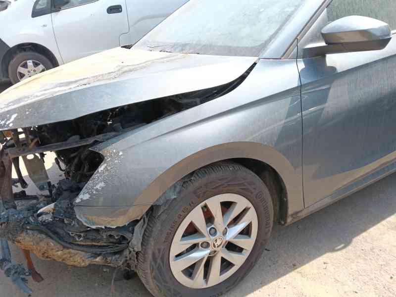 Recambio de aleta delantera izquierda para skoda fabia iv (pj3) 1.0 tsi referencia OEM IAM 6VA821105A  