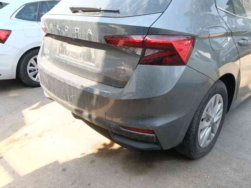 Recambio de paragolpes trasero para skoda fabia iv (pj3) 1.0 tsi referencia OEM IAM 6VE807421  
