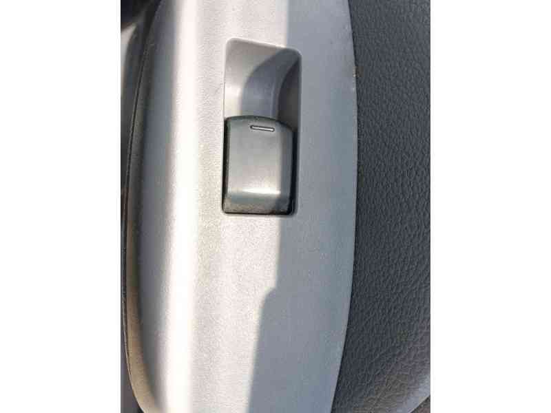 Recambio de mando elevalunas delantero derecho para nissan nv200 furgoneta 1.5 dci 90 (m20, m20m) referencia OEM IAM 254111FA0A 