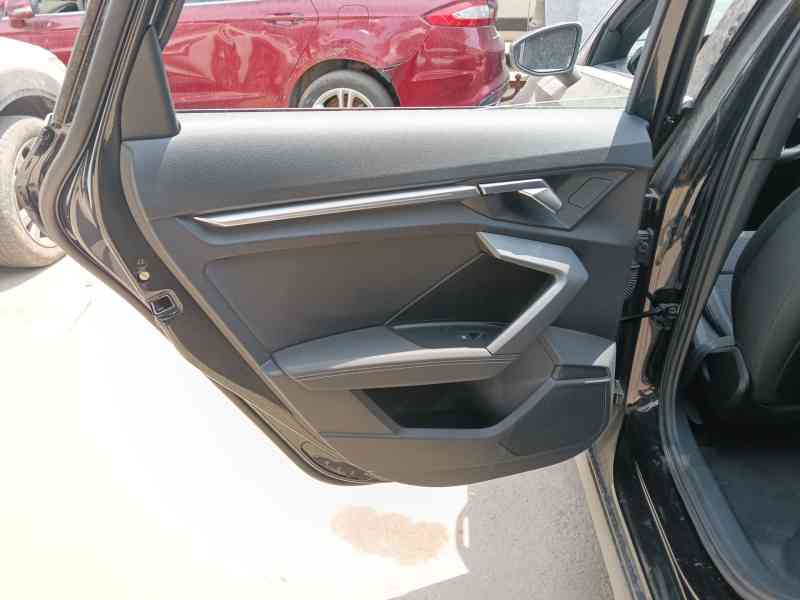 Recambio de guarnecido puerta trasera izquierda para audi a3 sportback (8ya, 8yf) 35 tdi referencia OEM IAM   