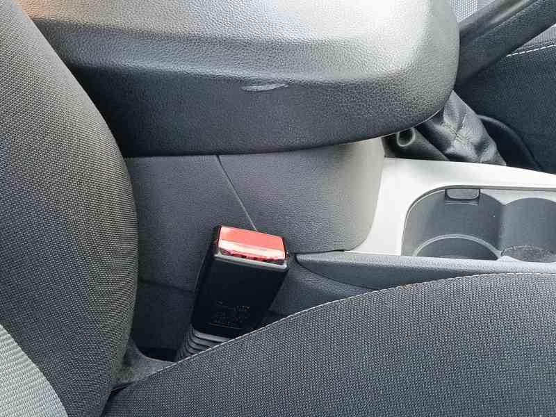 Recambio de enganche cinturon delantero derecho para ford focus ii (da_, hcp, dp) 1.6 tdci referencia OEM IAM   