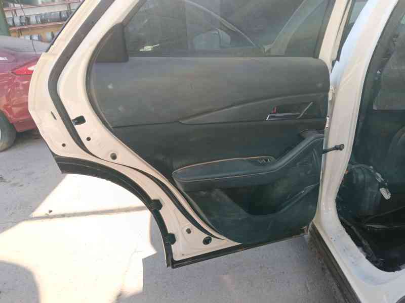Recambio de guarnecido puerta trasera izquierda para mazda cx-30 (dm) skyactiv-x m hybrid referencia OEM IAM   