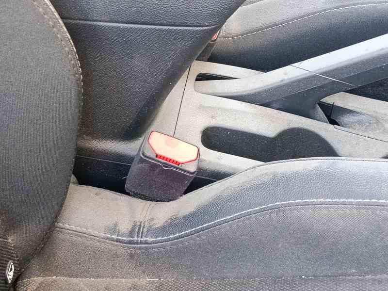 Recambio de enganche cinturon delantero derecho para opel corsa f (p2jo) 1.2 (68) referencia OEM IAM   